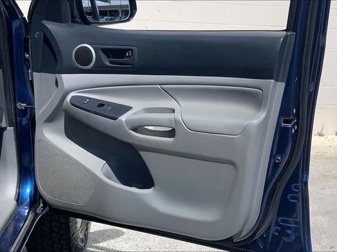 Used 2014 Toyota Tacoma PreRunner RWD image 28