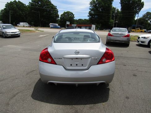 Used 2012 Nissan Altima 3.5 SR w/ Technology Pkg FWD image 7
