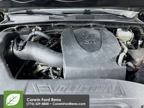 Used 2016 Toyota Tacoma TRD Off-Road AWD/4WD image 30