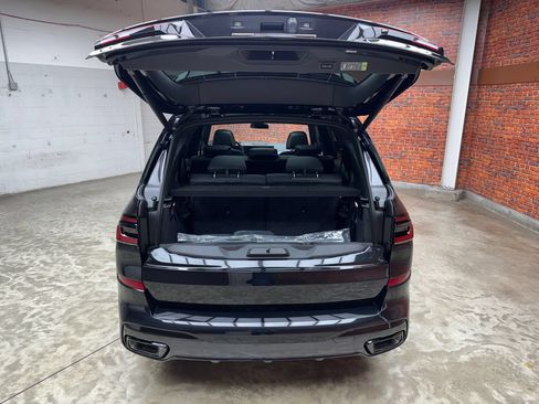 Used 2027 BMW X7 xDrive40i w/ M Sport Package AWD/4WD image 26