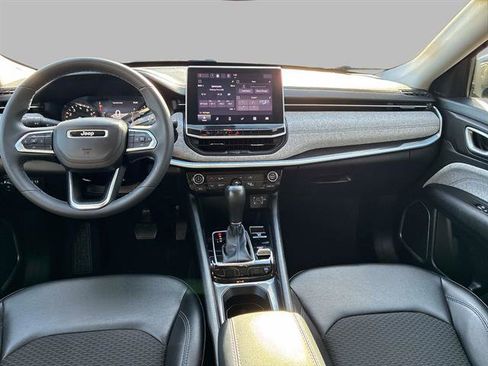 Certified 2022 Jeep Compass Latitude image 16