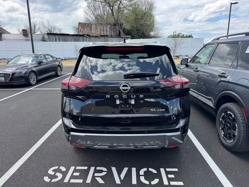 Used 2024 Nissan Rogue SL image 18