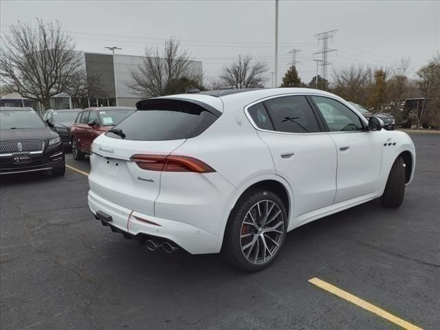 Used 2023 Maserati Grecale Modena AWD/4WD image 3