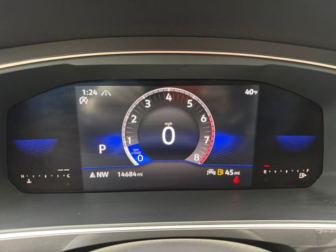 Certified 2022 Volkswagen Tiguan SE w/ Panoramic Sunroof Package image 17