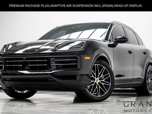 Used 2024 Porsche Cayenne AWD/4WD image 1
