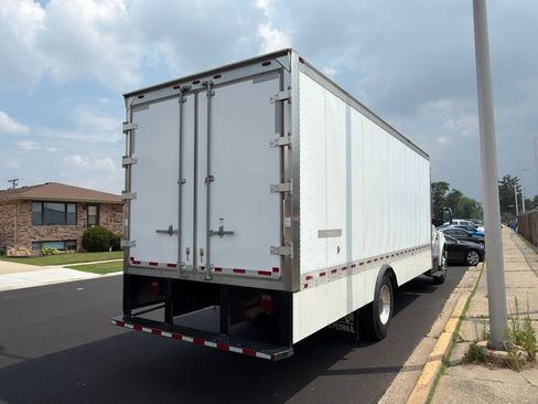 Used 2018 Ford F650 2WD Regular Cab Super Duty image 7