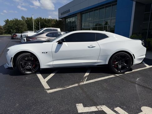 Used 2022 Chevrolet Camaro SS RWD image 15