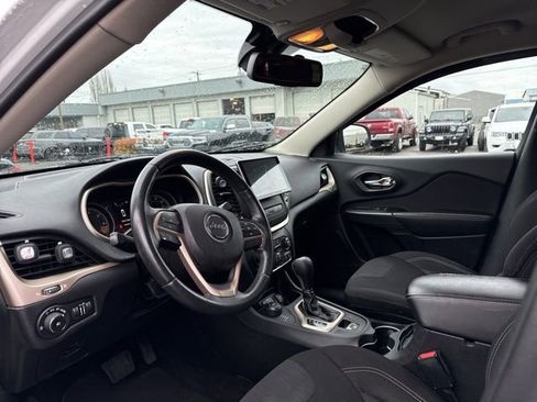 Used 2015 Jeep Cherokee Latitude image 5