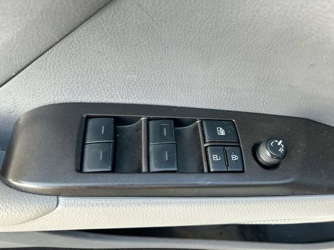 Used 2024 Toyota Camry SE w/ Convenience Package FWD image 13