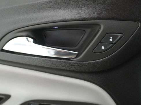 Used 2024 Chevrolet Equinox LS w/ Driver Confidence II Package FWD image 21
