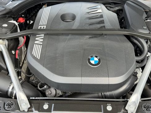 Used 2025 BMW 740i xDrive AWD/4WD image 31
