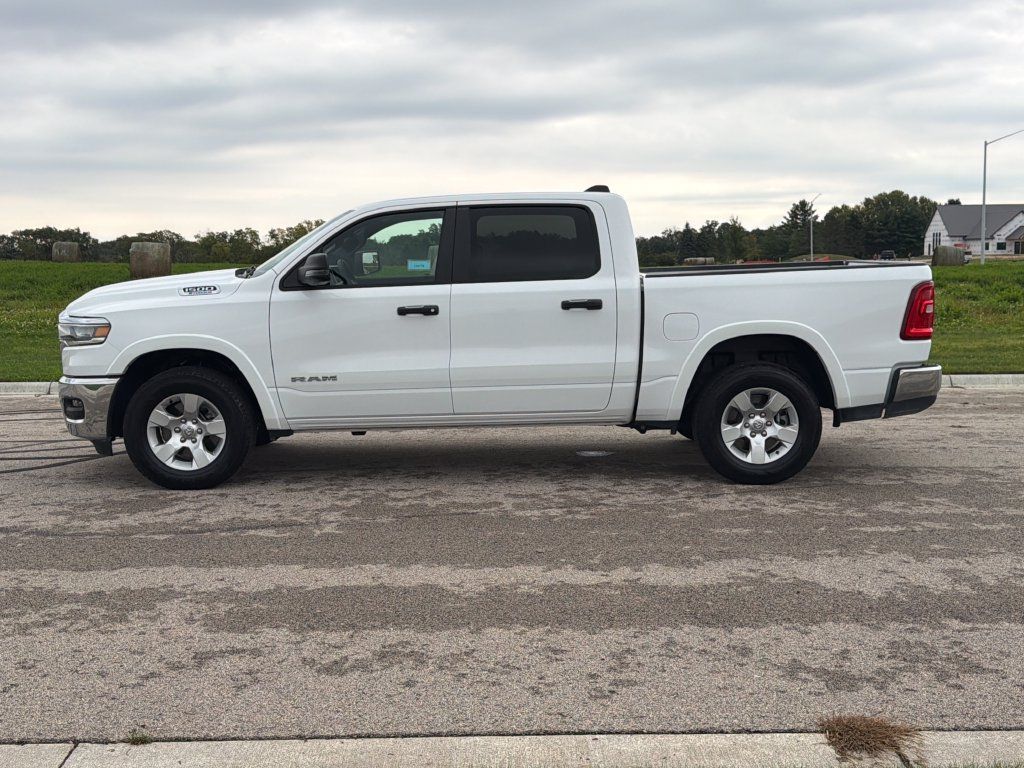 Used 2025 RAM 1500 Big Horn AWD/4WD image 23