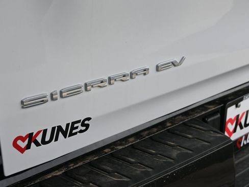 New 2025 GMC Sierra EV Denali image 12