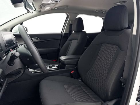 Certified 2024 Kia Sportage LX FWD image 19