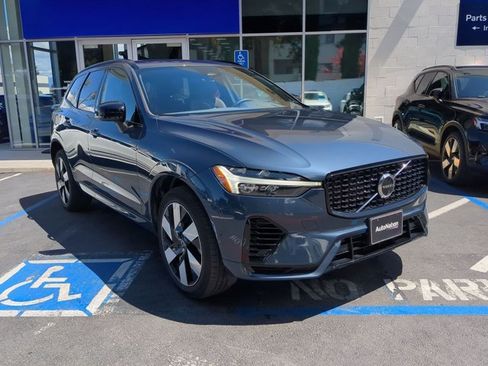 Used 2025 Volvo XC60 T8 Plus w/ Protection Package Premier image 3