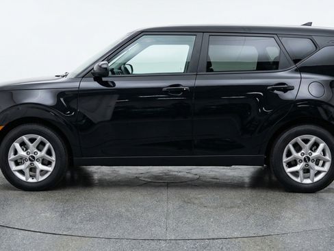 Used 2025 Kia Soul LX w/ LX Technology Package image 5