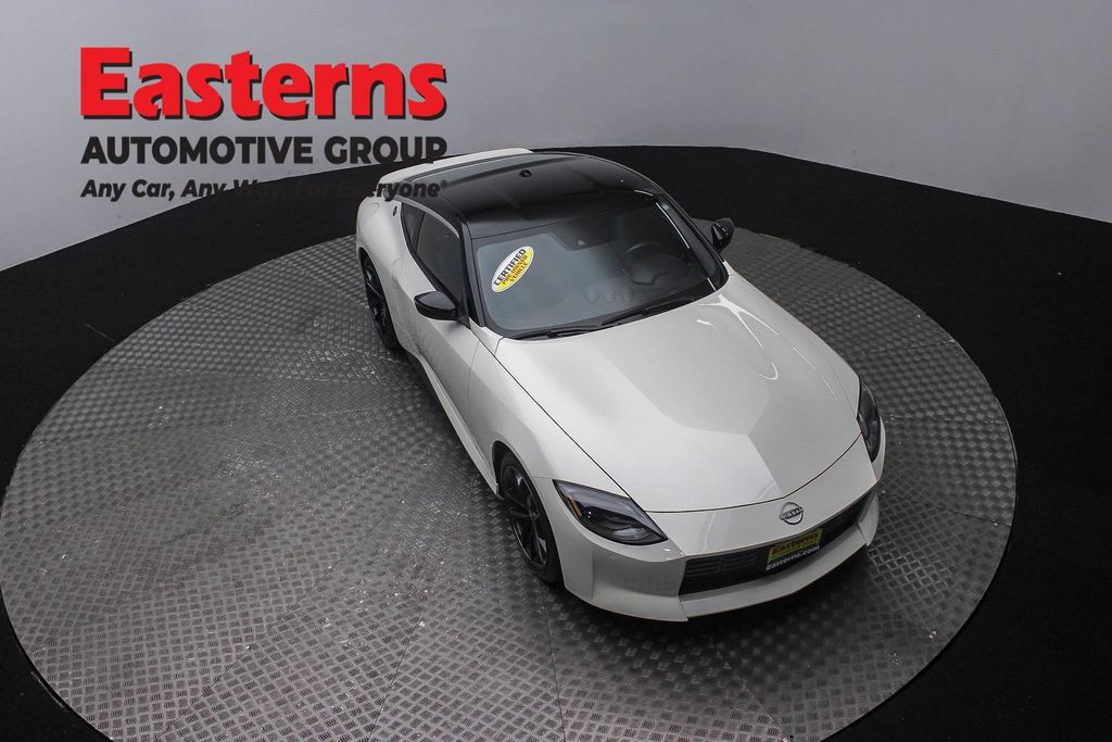 Used 2025 Nissan Z Performance w/ Floor Mat Package RWD image 5