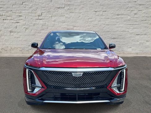 Certified 2025 Cadillac Lyriq Luxury w/ LPO, Floor Liner Package AWD/4WD image 7