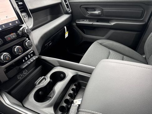 New 2026 RAM 1500 Express AWD/4WD image 15