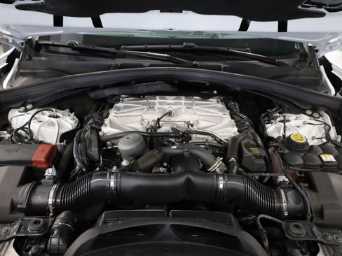 Used 2023 Jaguar F-PACE SVR image 42