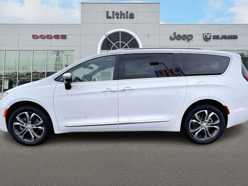 New 2026 Chrysler Pacifica Pinnacle w/ Trailer Tow Group image 3