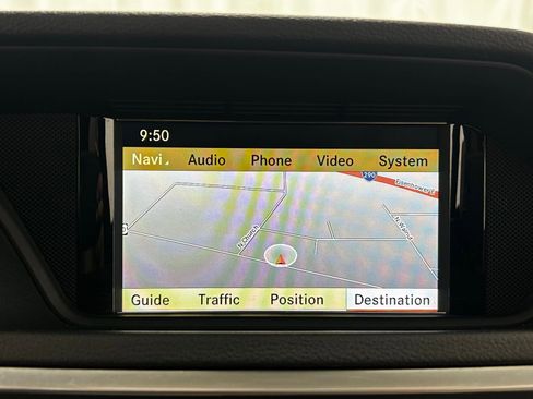 Used 2010 Mercedes-Benz E 350 4MATIC Sedan image 20