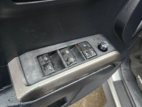 Used 2017 Toyota Tacoma SR5 image 24