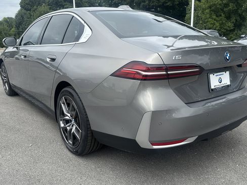 Used 2026 BMW i5 eDrive40 image 7