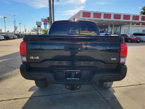 Used 2022 Toyota Tacoma SR image 16