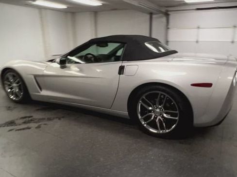 Used 2005 Chevrolet Corvette Convertible w/ Preferred Equipment Group RWD image 6