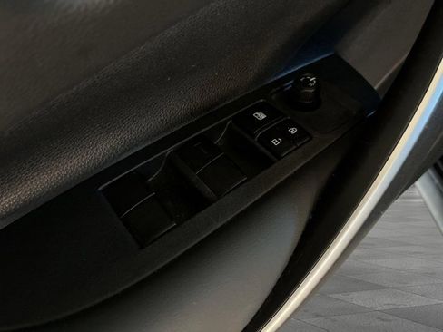 Used 2024 Toyota Corolla SE image 10