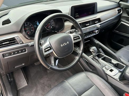 Used 2022 Kia Telluride EX w/ EX Premium Package image 4