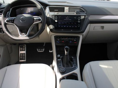 Certified 2024 Volkswagen Tiguan SE R-Line w/ MDO Package, Two-Row image 20