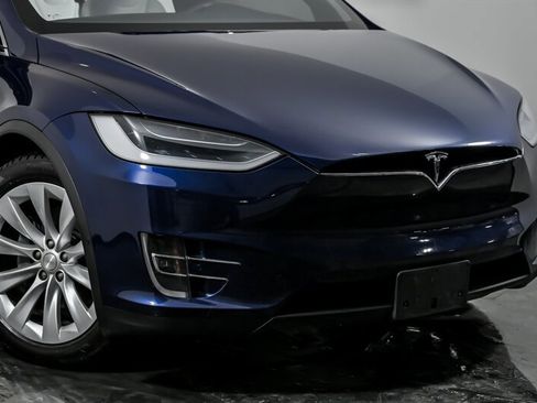 Used 2018 Tesla Model X 75D image 2