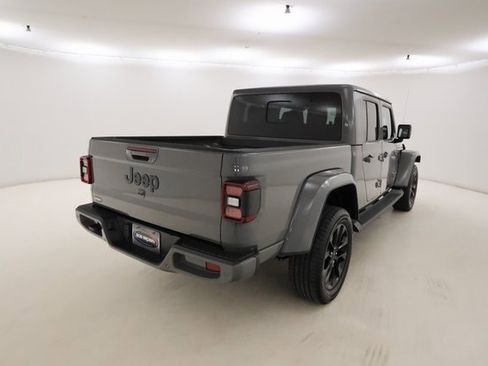 Used 2023 Jeep Gladiator Overland image 3
