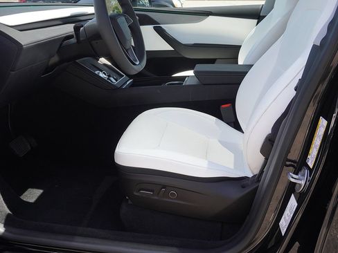 Used 2026 Tesla Model Y Long Range AWD/4WD image 28