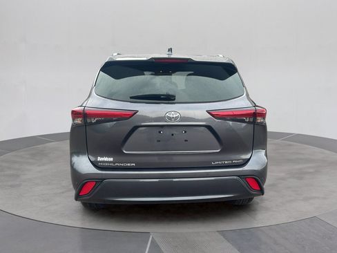 Used 2023 Toyota Highlander Limited AWD/4WD image 4