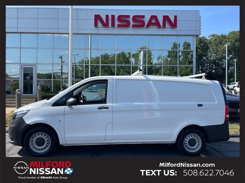 Used 2023 Mercedes-Benz Metris image 2