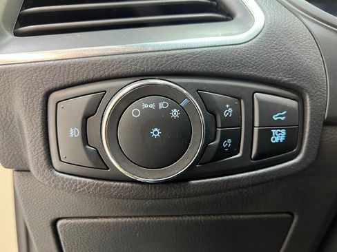 Used 2023 Ford Edge Titanium image 16