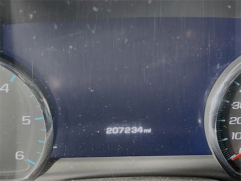 Used 2016 Chevrolet Suburban LTZ image 9