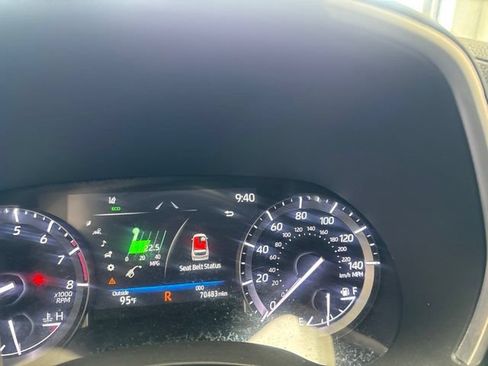 Used 2021 Toyota Highlander XSE FWD image 24