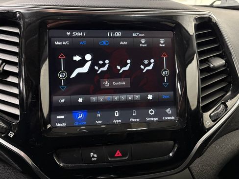Used 2019 Jeep Cherokee Limited AWD/4WD image 20