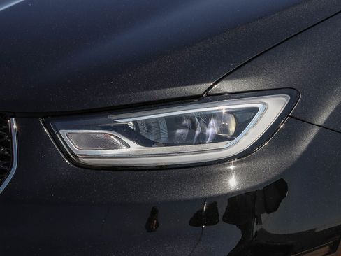 Used 2022 Chrysler Pacifica Touring-L FWD image 11