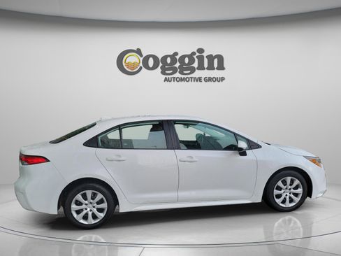Used 2024 Toyota Corolla LE image 5