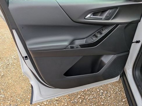 New 2026 Chevrolet Equinox LT w/ Safety and Technology Package FWD image 8