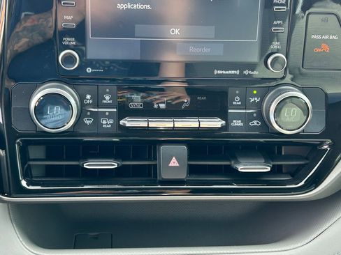 Used 2022 Toyota Highlander LE image 21