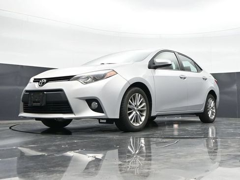 Used 2014 Toyota Corolla LE FWD image 39