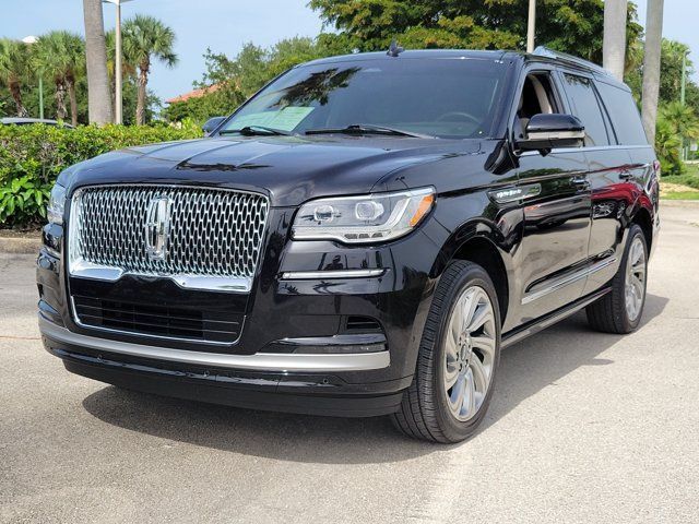 Certified 2024 Lincoln Navigator Reserve AWD/4WD image 3