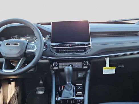 New 2026 Jeep Compass Latitude image 15