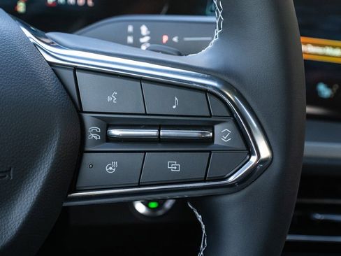 New 2026 Chevrolet Traverse LT image 18